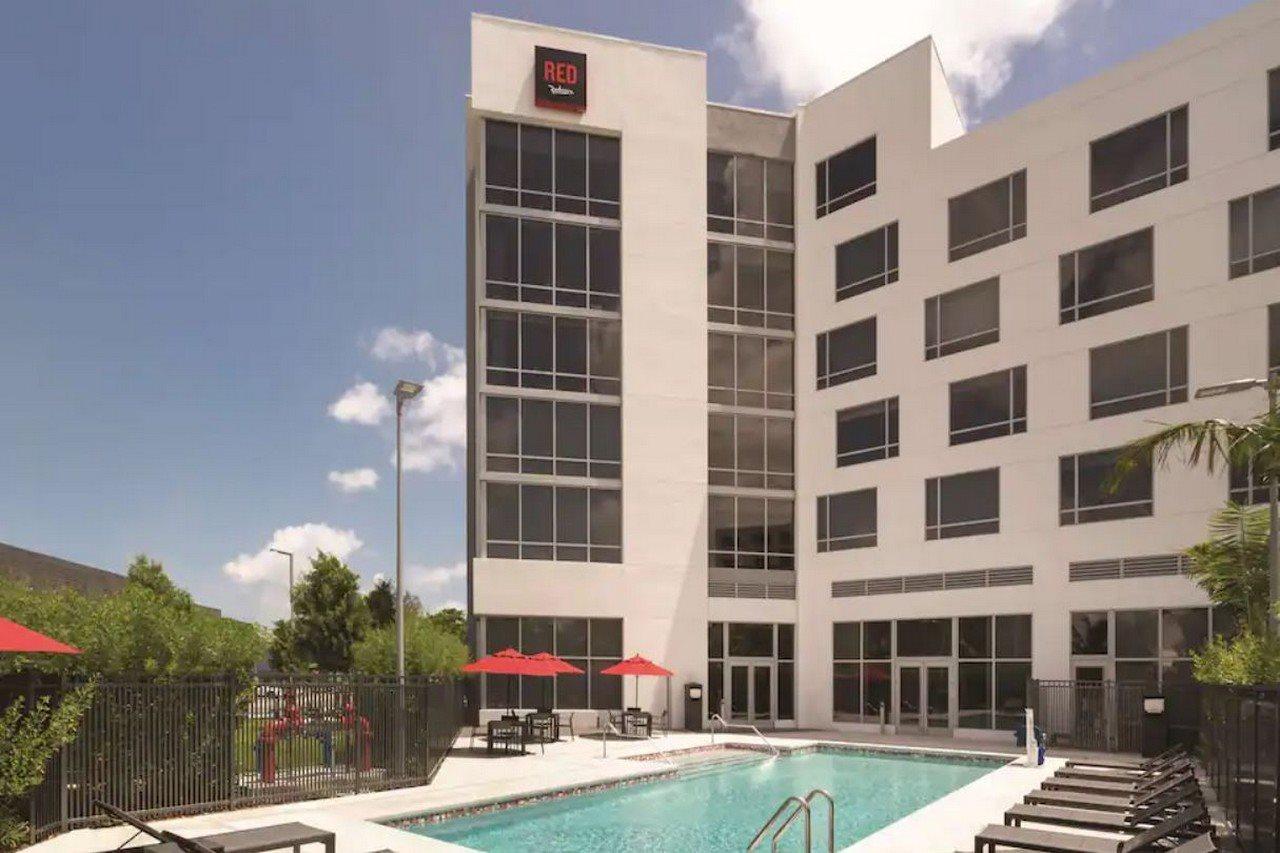 Radisson Red Miami Airport Hotel 3*
