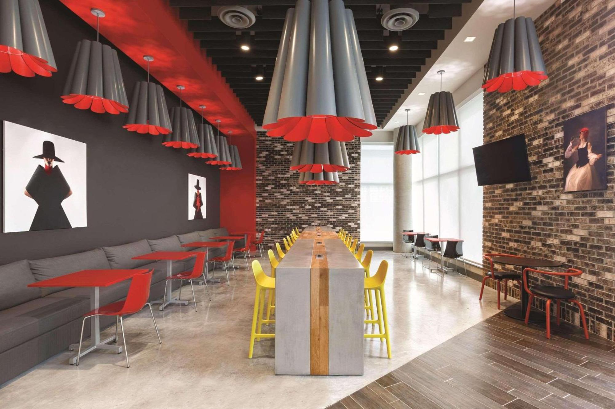 Radisson Red Miami Airport